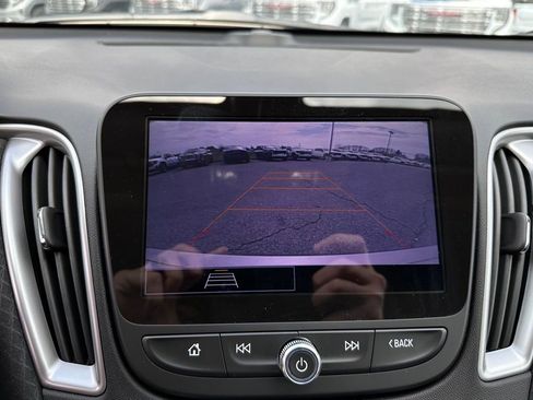 Used 2022 Chevrolet Malibu LS FWD image 30