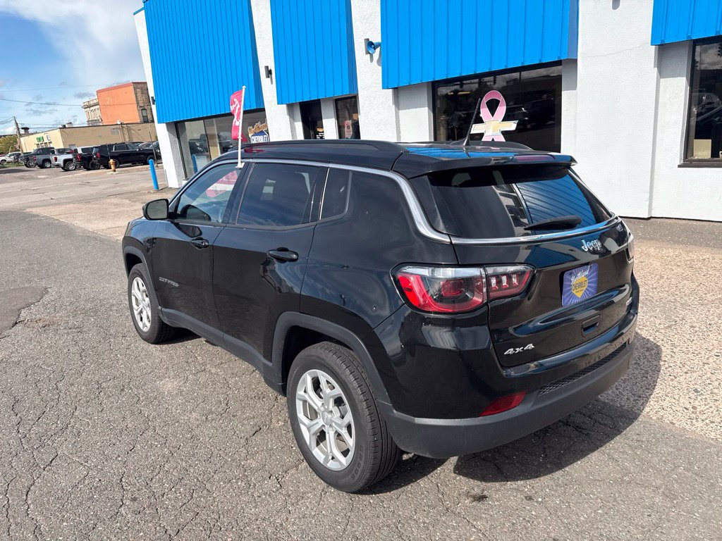 Used 2024 Jeep Compass Latitude AWD/4WD image 13