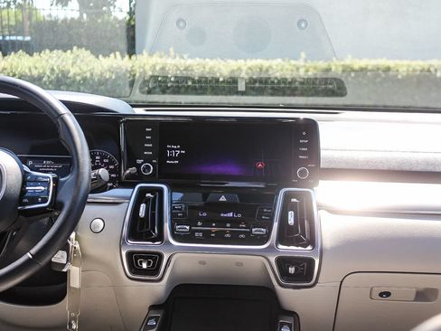 Used 2023 Kia Sorento EX FWD image 17