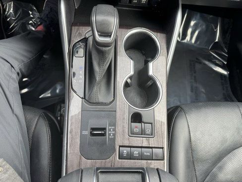 Used 2021 Toyota Highlander Platinum image 24