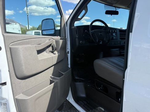 Used 2023 GMC Savana 2500 Extended w/ Driver Convenience Package RWD image 14