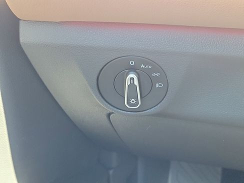 New 2026 Volkswagen Jetta SEL FWD image 18