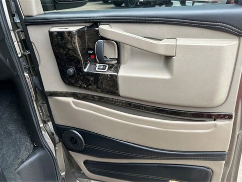 Used 2023 GMC Savana 2500 Extended image 16