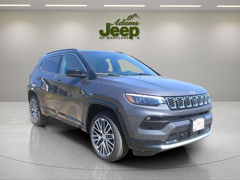 Used 2024 Jeep Compass Limited w/ Elite Group AWD/4WD image 3