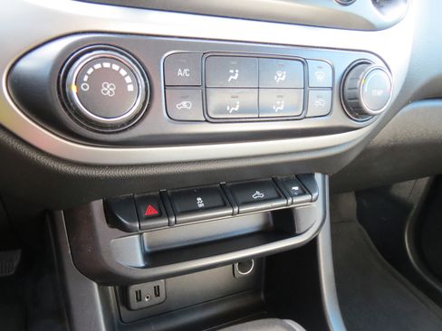 Used 2019 Chevrolet Colorado LT image 23