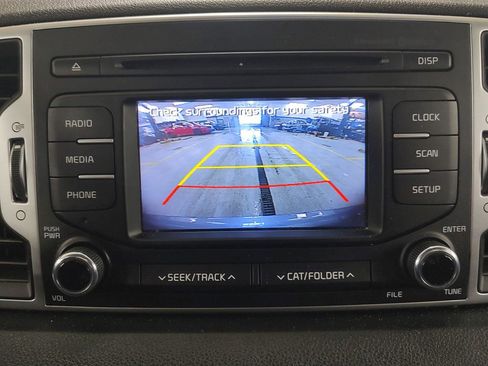 Used 2019 Kia Sportage LX AWD/4WD image 9