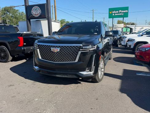 Used 2023 Cadillac Escalade ESV Premium Luxury image 5