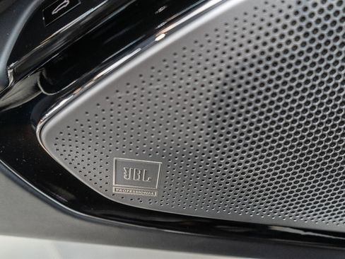 Used 2021 Ferrari Roma image 92