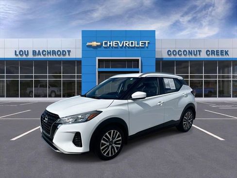 Used 2023 Nissan Kicks SV FWD image 4