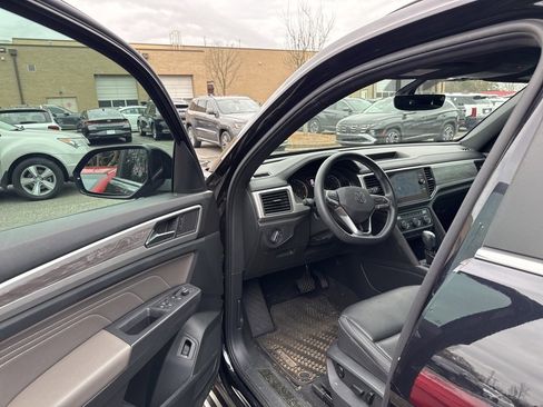 Used 2021 Volkswagen Atlas Cross Sport SE image 10