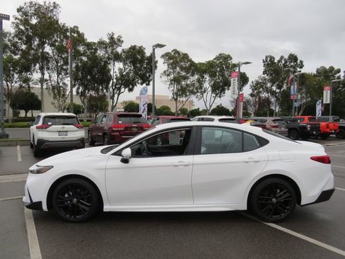 Certified 2026 Toyota Camry SE image 7