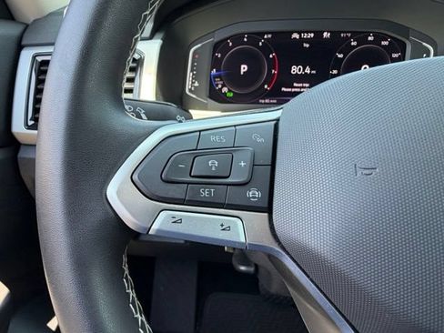 Used 2023 Volkswagen Atlas SE AWD/4WD image 24