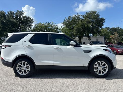 Used 2020 Land Rover Discovery SE image 5
