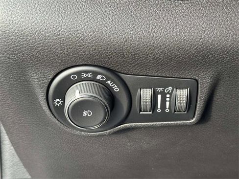 New 2026 Jeep Compass Latitude image 7