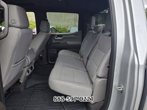 Used 2022 GMC Sierra 1500 SLE w/ X31 Off-Road Package AWD/4WD image 13