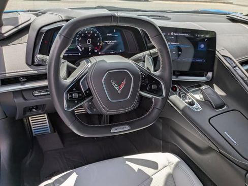 Used 2025 Chevrolet Corvette Z06 RWD image 11