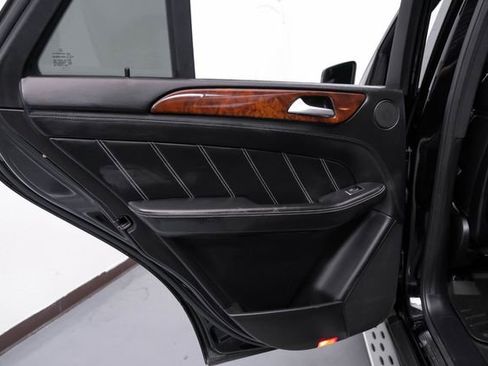 Used 2015 Mercedes-Benz ML 63 AMG 4MATIC image 40