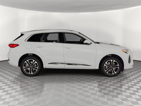 Certified 2025 Audi Q5 Premium w/ Premium Plus AWD/4WD image 8