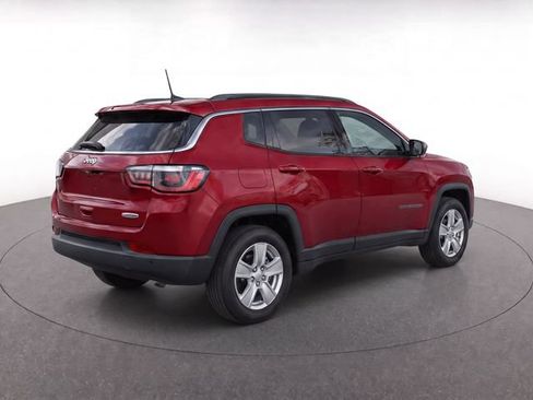 Used 2022 Jeep Compass Latitude w/ Sun and Sound Group FWD image 4