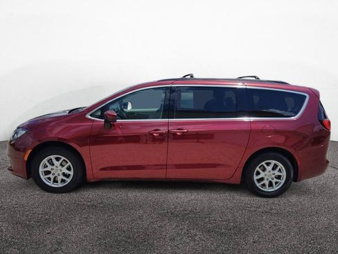 Used 2021 Chrysler Voyager Lxi FWD image 4