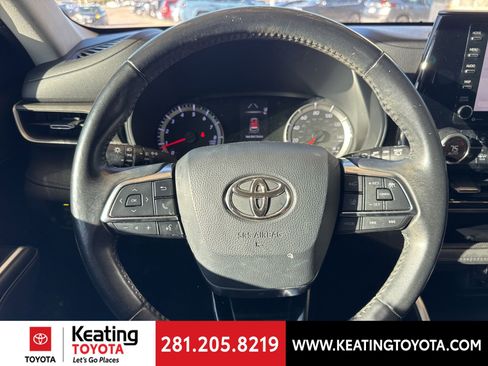Used 2021 Toyota Highlander LE image 14