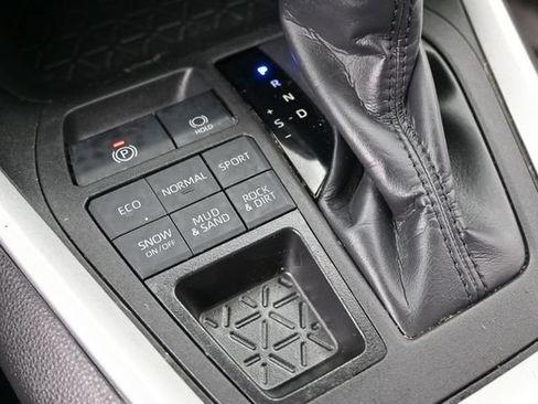 Used 2023 Toyota RAV4 LE AWD/4WD image 25