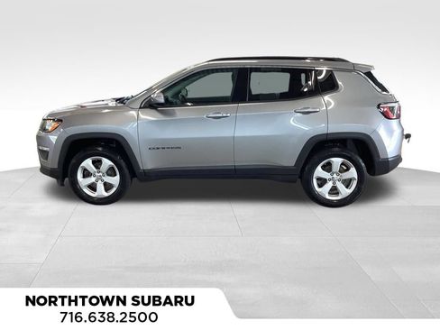 Used 2018 Jeep Compass Latitude w/ Cold Weather Group AWD/4WD image 2