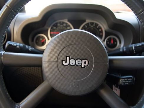 Used 2009 Jeep Wrangler Unlimited Rubicon w/ Dual Top Group image 29