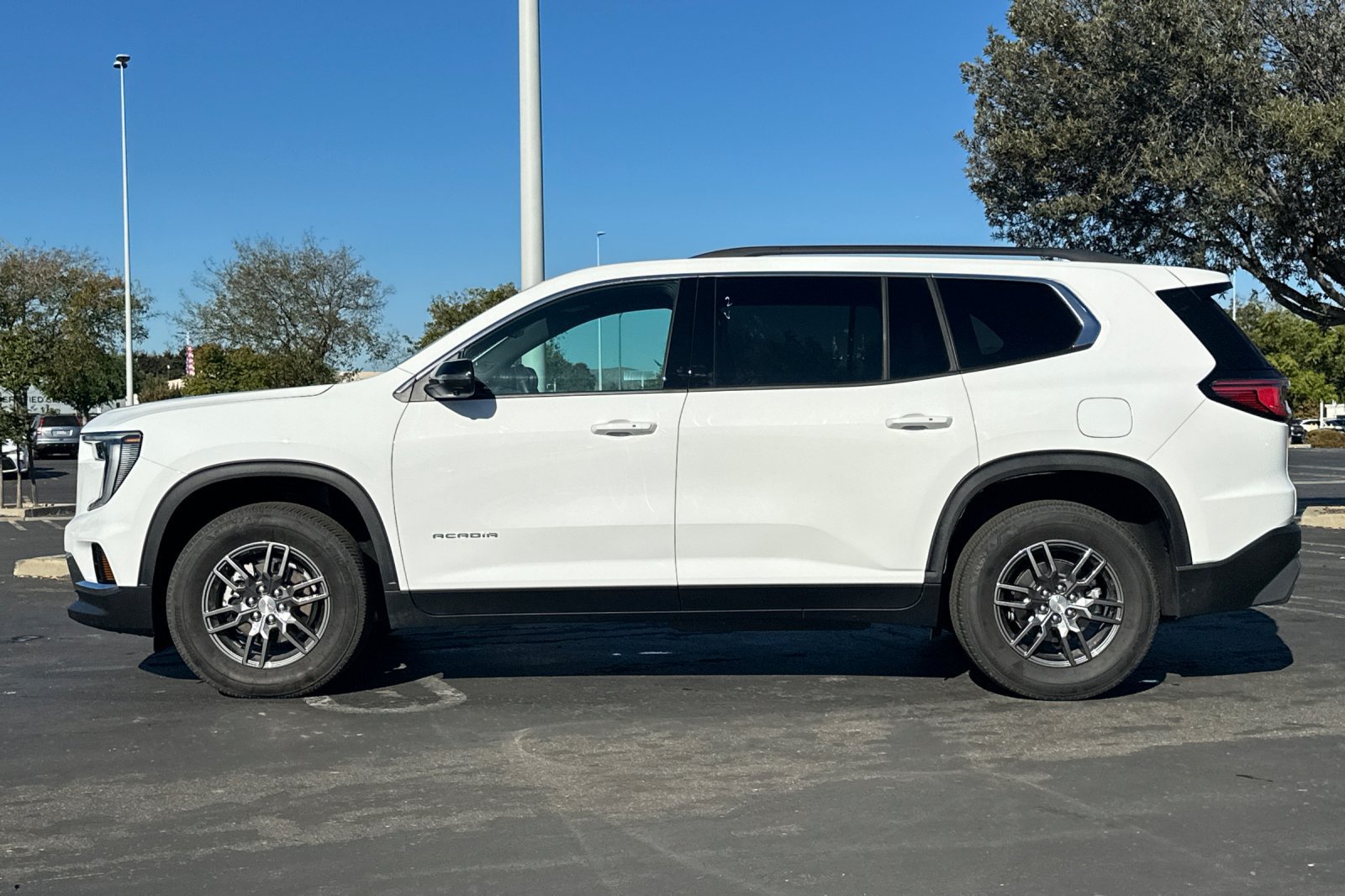 Used 2026 GMC Acadia Elevation FWD image 7