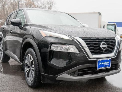 Used 2023 Nissan Rogue SV image 4