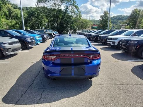 Used 2019 Dodge Charger Scat Pack RWD image 6