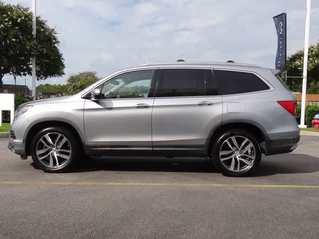 Used 2017 Honda Pilot Touring image 2