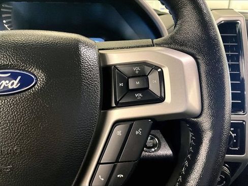 Used 2018 Ford F150 Lariat w/ Equipment Group 502A Luxury AWD/4WD image 18