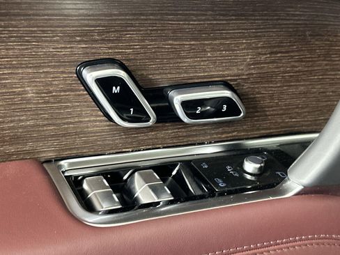 New 2025 Land Rover Range Rover SE image 25