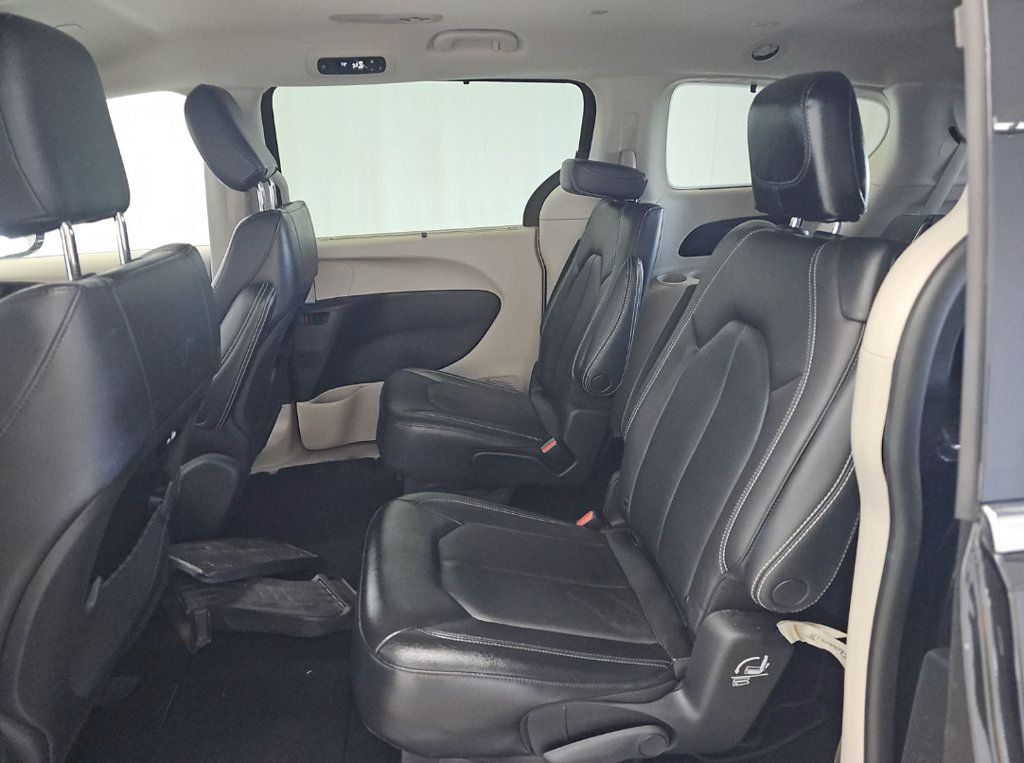 Used 2022 Chrysler Pacifica Touring-L AWD/4WD image 8