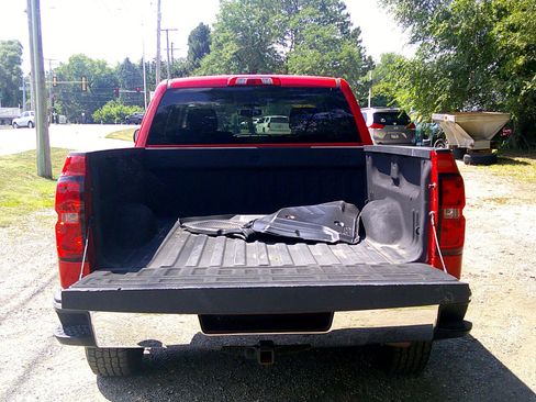 Used 2018 Chevrolet Silverado 1500 LT w/ All Star Edition image 11