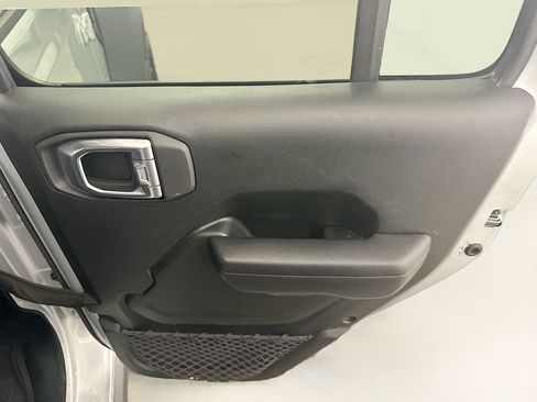 Used 2023 Jeep Wrangler Unlimited w/ Cold Weather Group AWD/4WD image 30