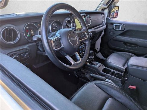 Used 2022 Jeep Wrangler Unlimited Sahara image 9