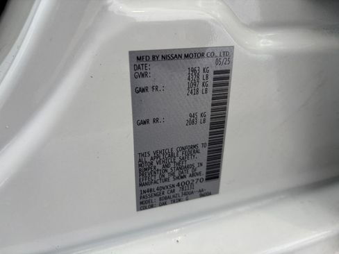 Used 2025 Nissan Altima 2.5 SV FWD image 29