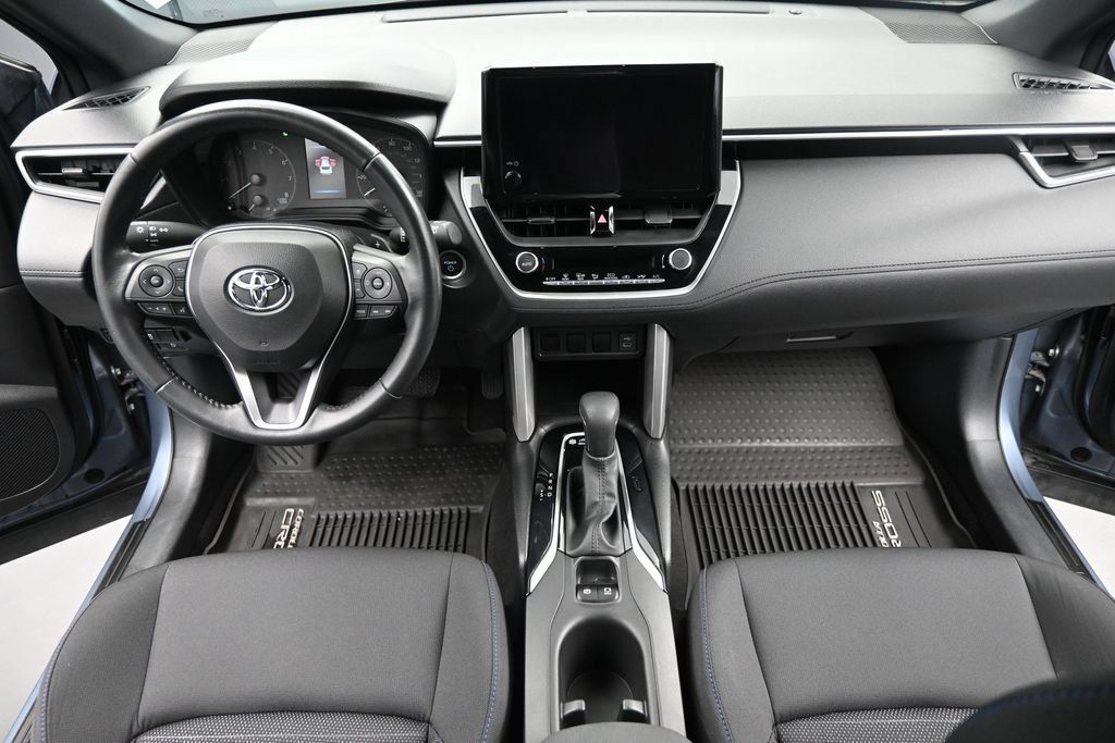 Used 2023 Toyota Corolla Cross AWD Hybrid image 17
