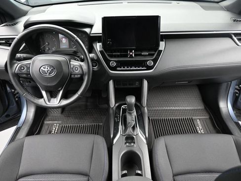 Used 2023 Toyota Corolla Cross AWD Hybrid image 17