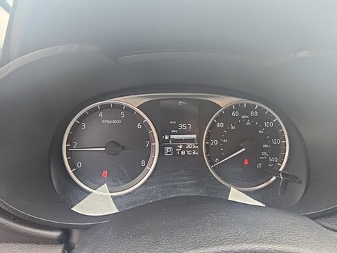 Used 2021 Nissan Versa S FWD image 15