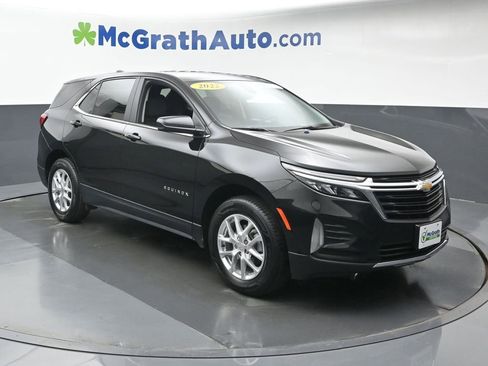 Used 2022 Chevrolet Equinox LT image 2