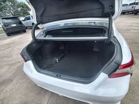 Used 2019 Toyota Camry SE FWD image 24