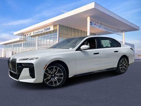 New 2025 BMW 740i w/ Premium Package image 25