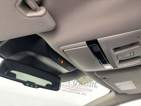 Used 2025 Nissan Murano SL image 22