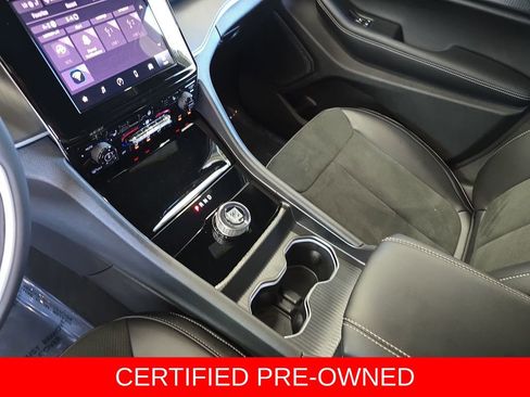 Used 2025 Jeep Grand Cherokee L Altitude AWD/4WD image 27