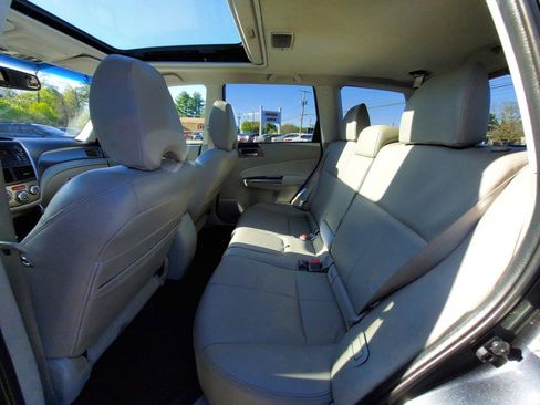 Used 2013 Subaru Forester 2.5X Limited AWD/4WD image 9