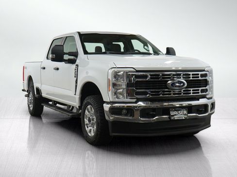Used 2024 Ford F250 XLT AWD/4WD image 7