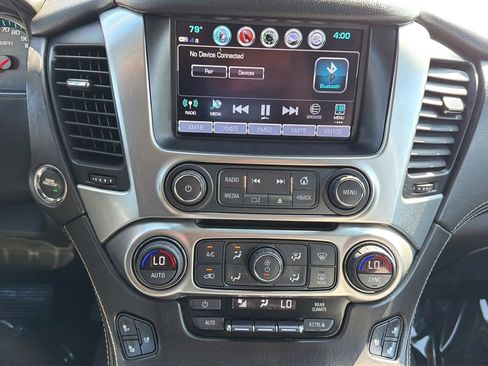 Used 2018 Chevrolet Suburban Premier AWD/4WD image 17